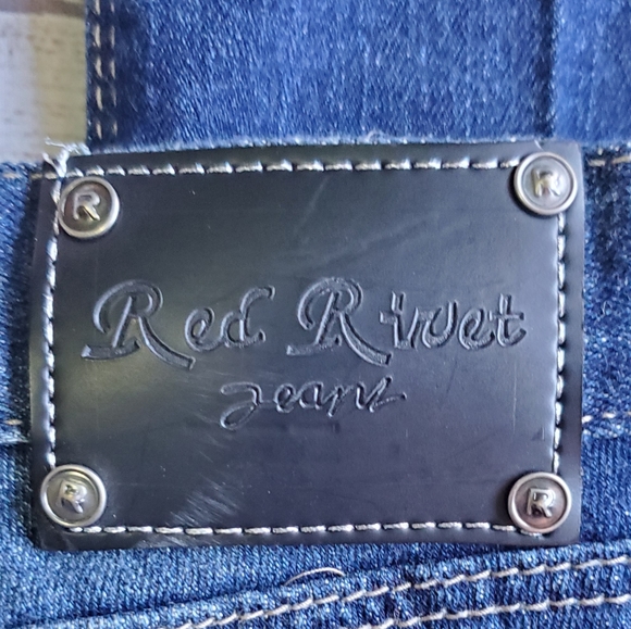 NWT! Red Rivet Distressed Jeans - Picture 4 of 9
